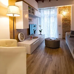https://carrara-deluxe-home.italymilanhotels.net